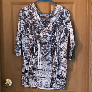 Three quarter sleeve shirt